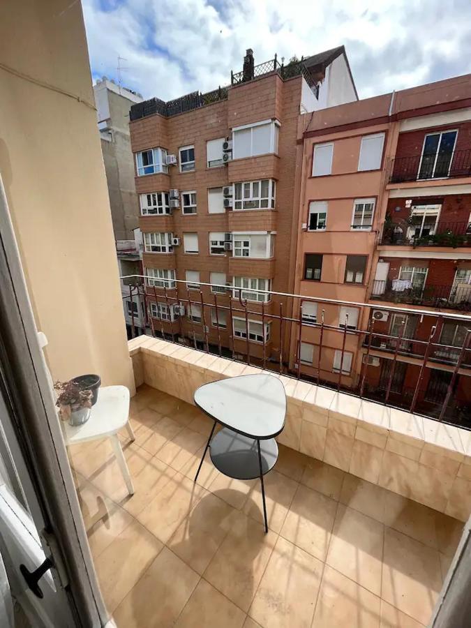 Comfortable Room - Habitacion Acogedora Valencia Exteriör bild