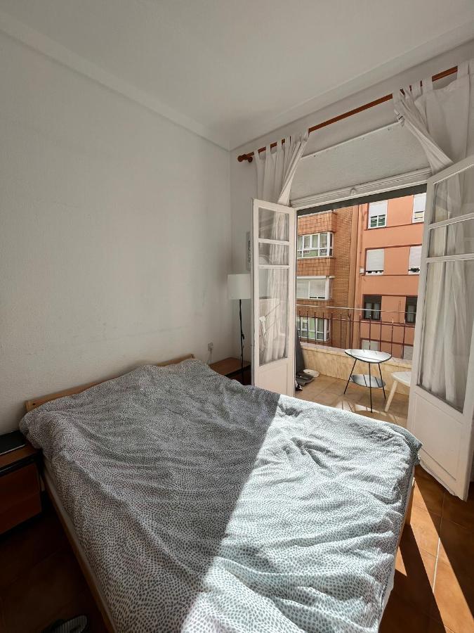 Comfortable Room - Habitacion Acogedora Valencia Exteriör bild
